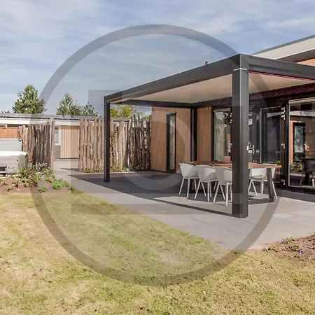 2 Bedroom Awesome In Holiday home *