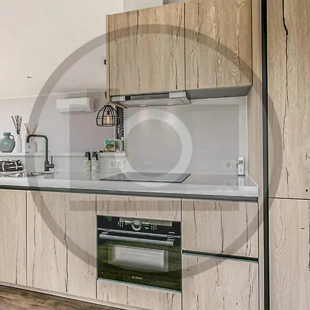 2 Bedroom Awesome In Holiday home *